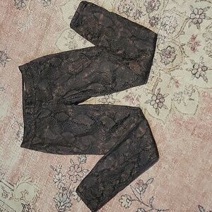 Level 99 Janice Ultra Skinny Stretchy Snakeskin Pants Size 26